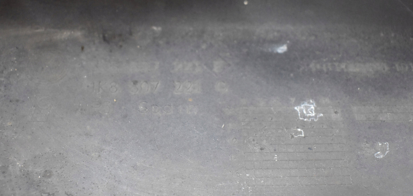 VW SCIROCCO 1K8 FRONT BUMPER ORG + GRILLE