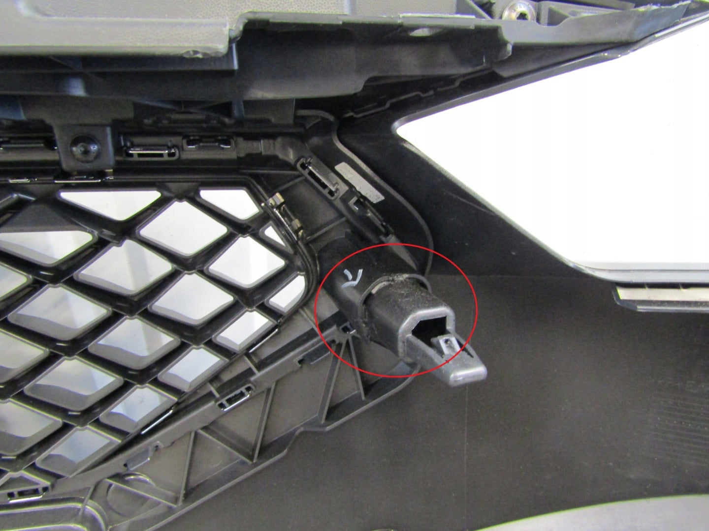 Front Bumper Seat Tarraco 5FJ 18- (Camera)