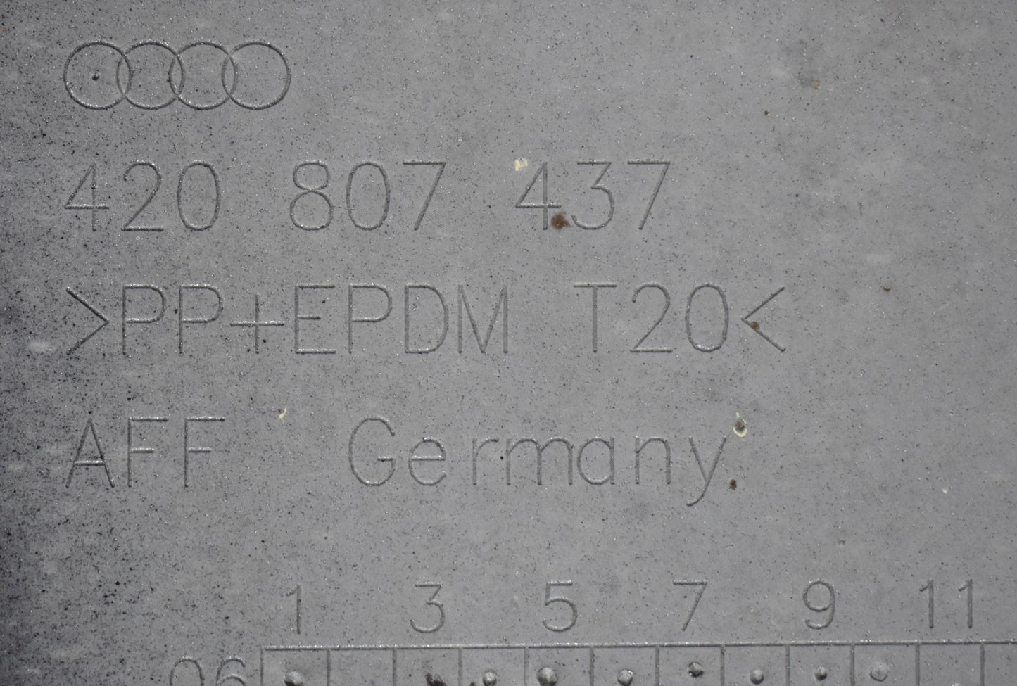 AUDI R8 420 FRONT BUMPER ORG + BOTTOM 07-12