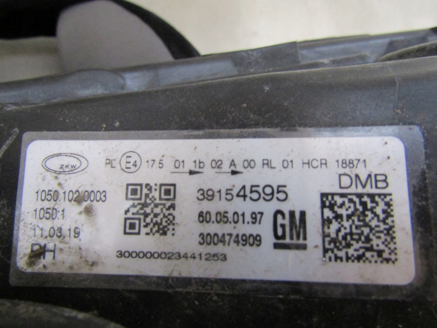 HEADLIGHT OPEL INSIGNIA B STANDARD WITH LED RH RIGHT 17-20 39154595