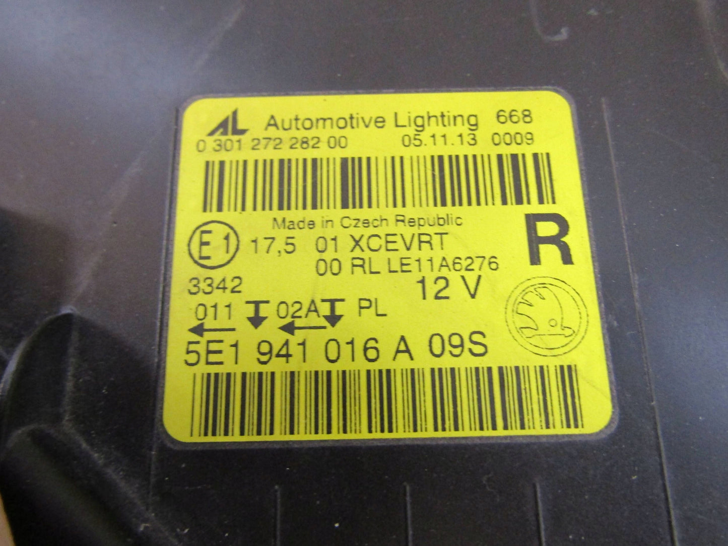 Front Lamp Skoda Octavia 3 III Xenon Non-swiveling 12-16 RH Right 5E1941016A