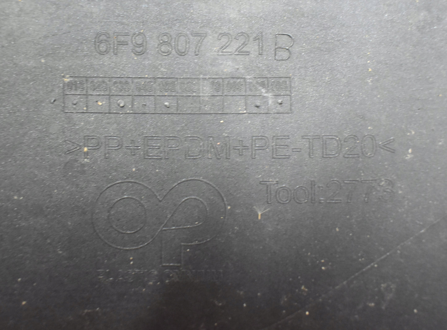 SEAT ARONA 6F9 FRONT BUMPER ORG