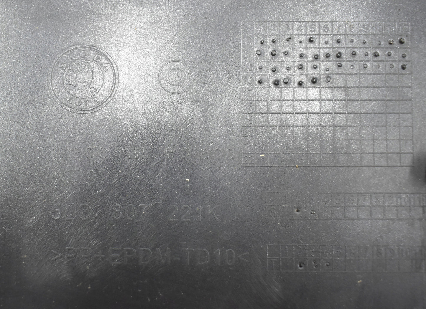 SKODA YETI LIFT 5L0 FRONT BUMPER ORG