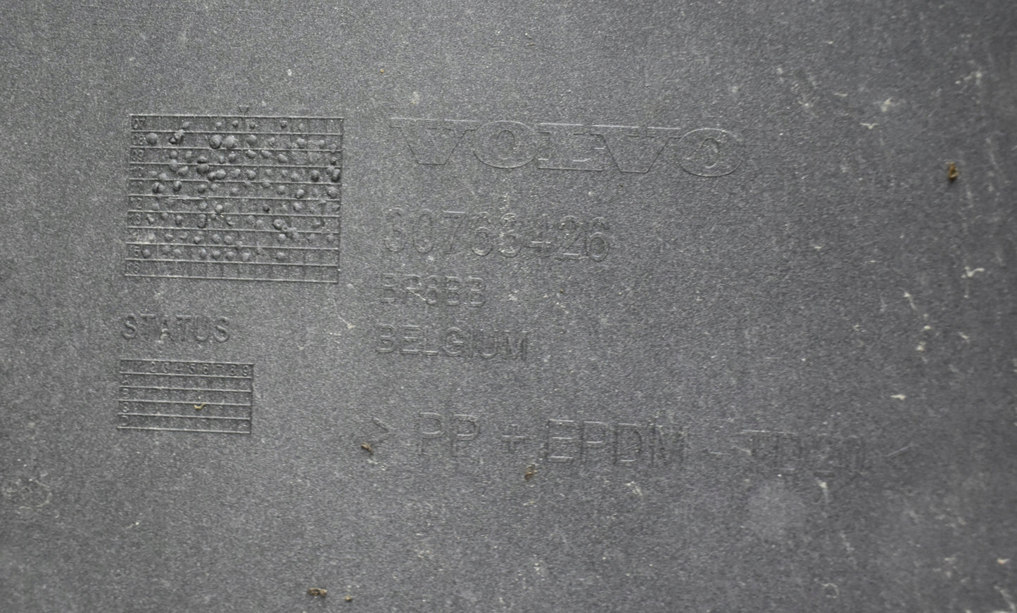 VOLVO XC60 LIFT R DESIGN REAR BUMPER ORG + BOTTOM