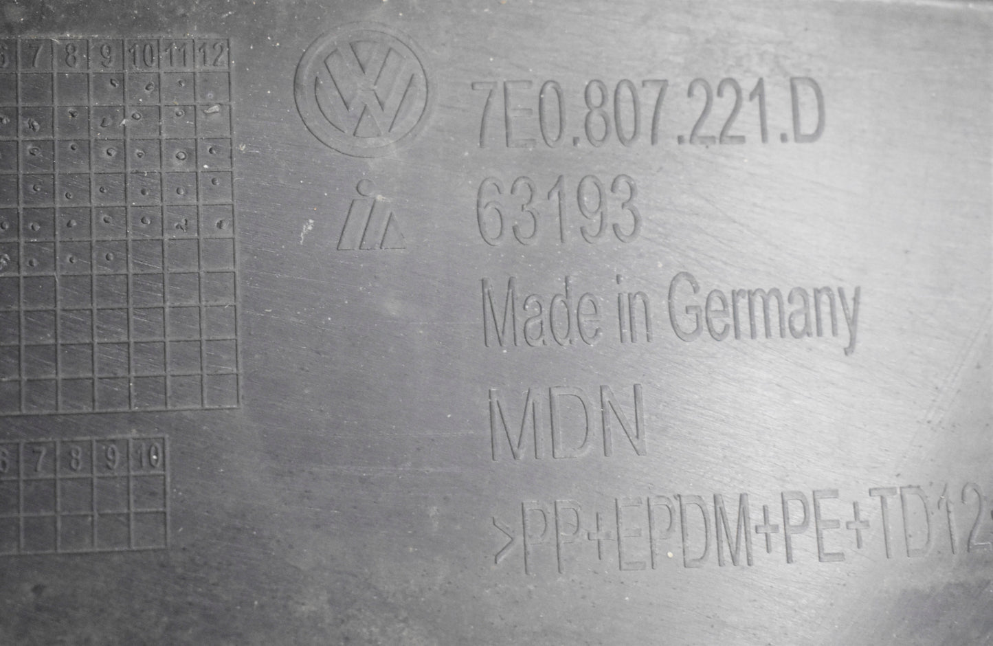 VW TRANSPORTER T6 7E0 FRONT BUMPER SUPER CONDITION ORG