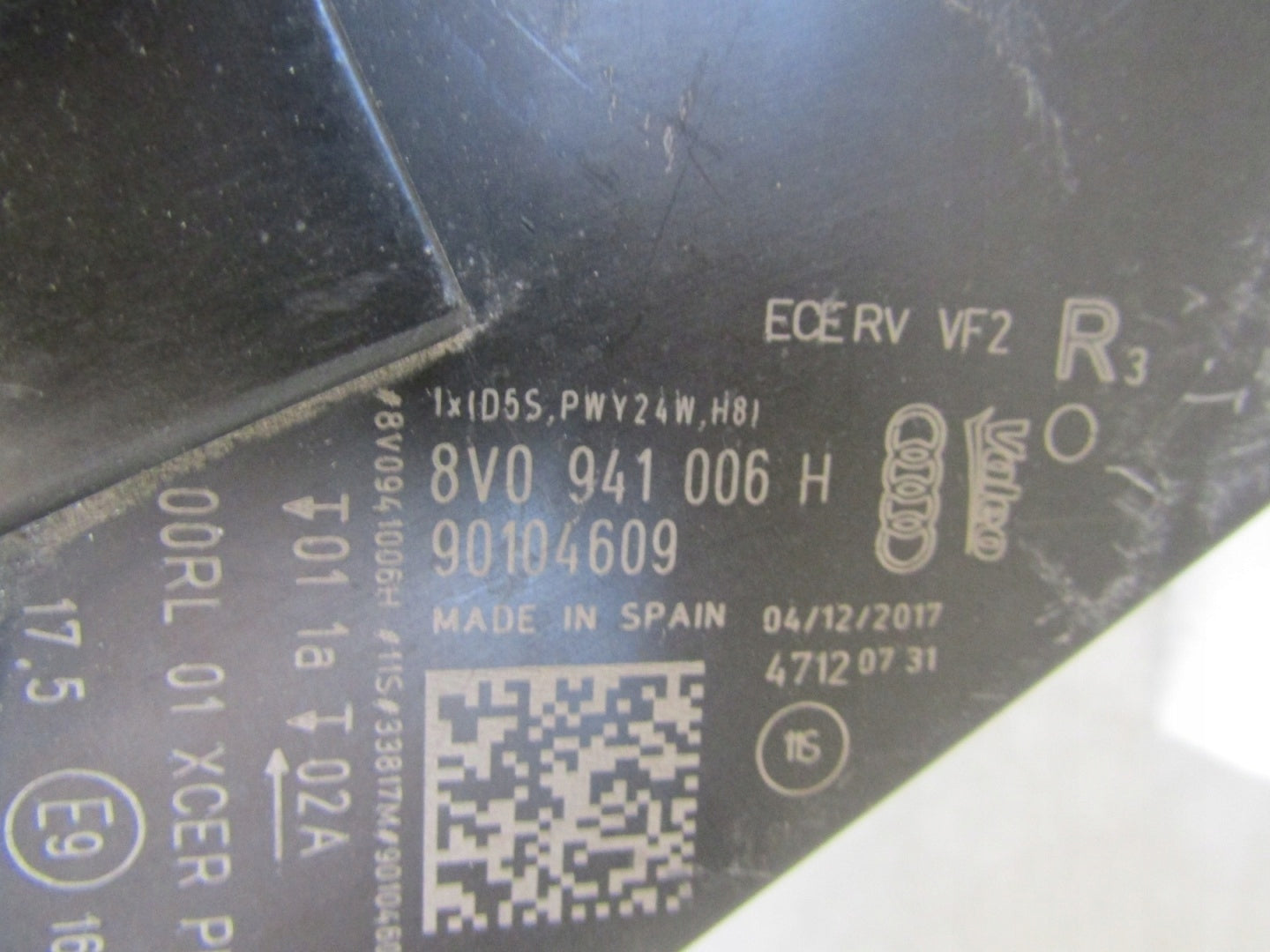 Audi A3 8V E-TRON LIFT XENON HEADLIGHT 16-20 RH 8V0941006H