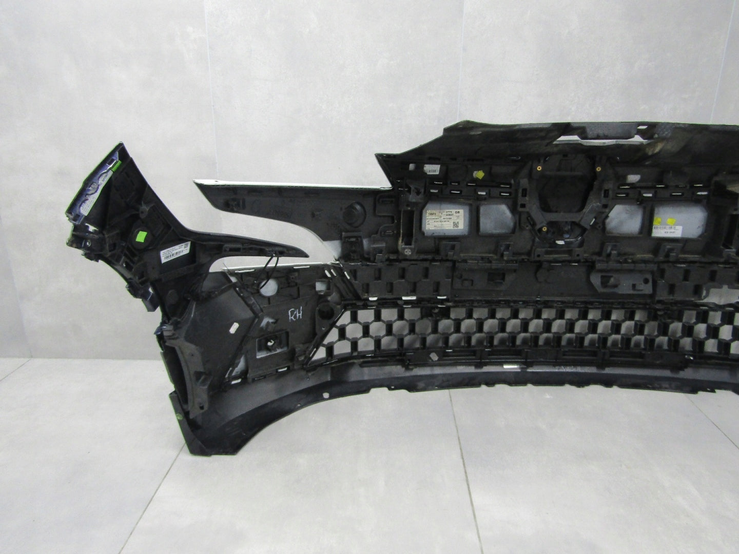 Front Bumper RENAULT MEGANE V 5 E-TECH 22-