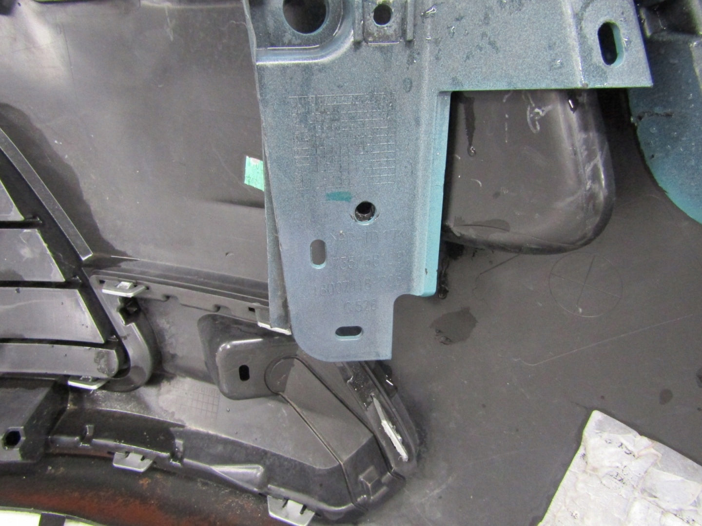 Zderzak przód przedni Jeep Avenger 23-