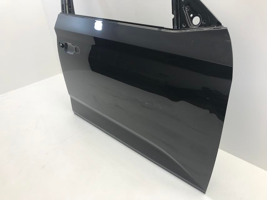 SKODA Kamiq  2019-2023 Front Right Door 658831602 ( used with defect )