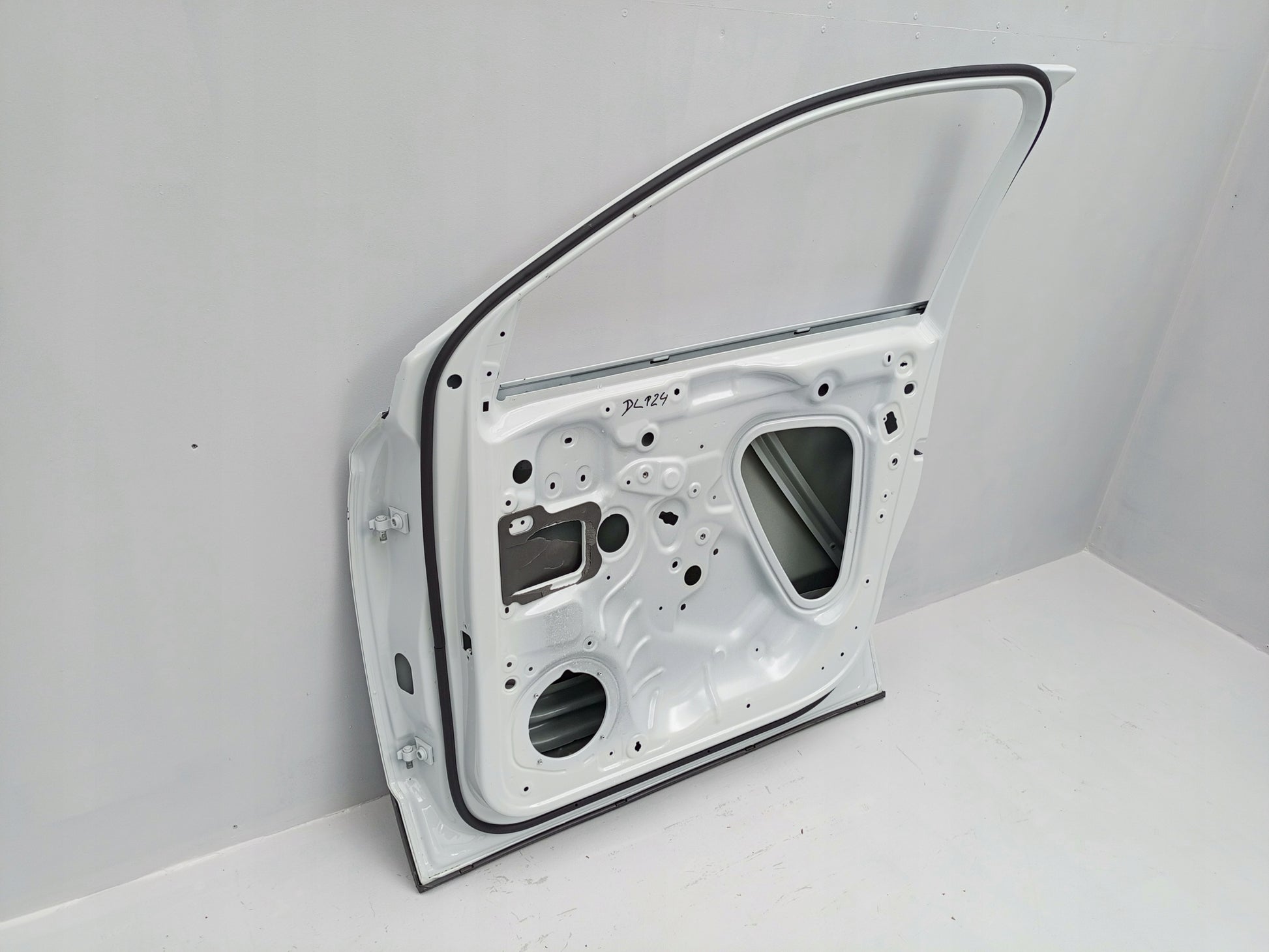 SEAT ATECA 575 2016- FRONT RIGHT DOOR PASSENGER SIDE 575831312