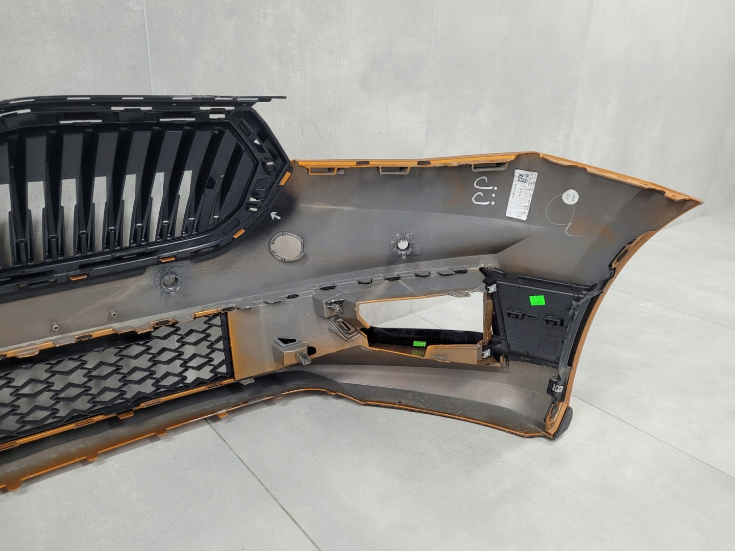 Parachoques delantero para Skoda Fabia IV 4 6VA Monte Carlo 21-