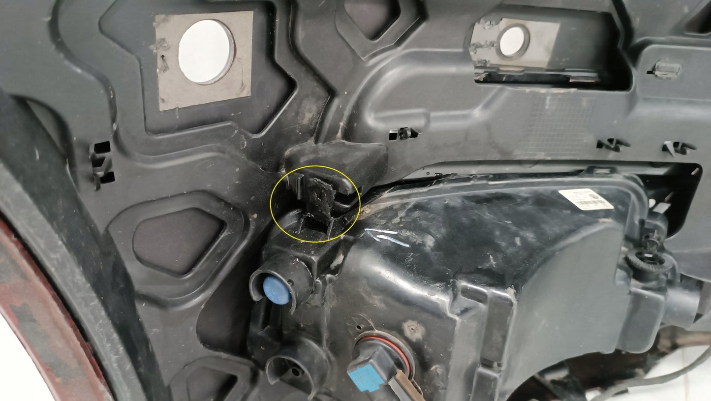 Pare-chocs avant VW Caddy 2K5 III 2ème lifting 15-20 / + feux de brouillard + faisceau