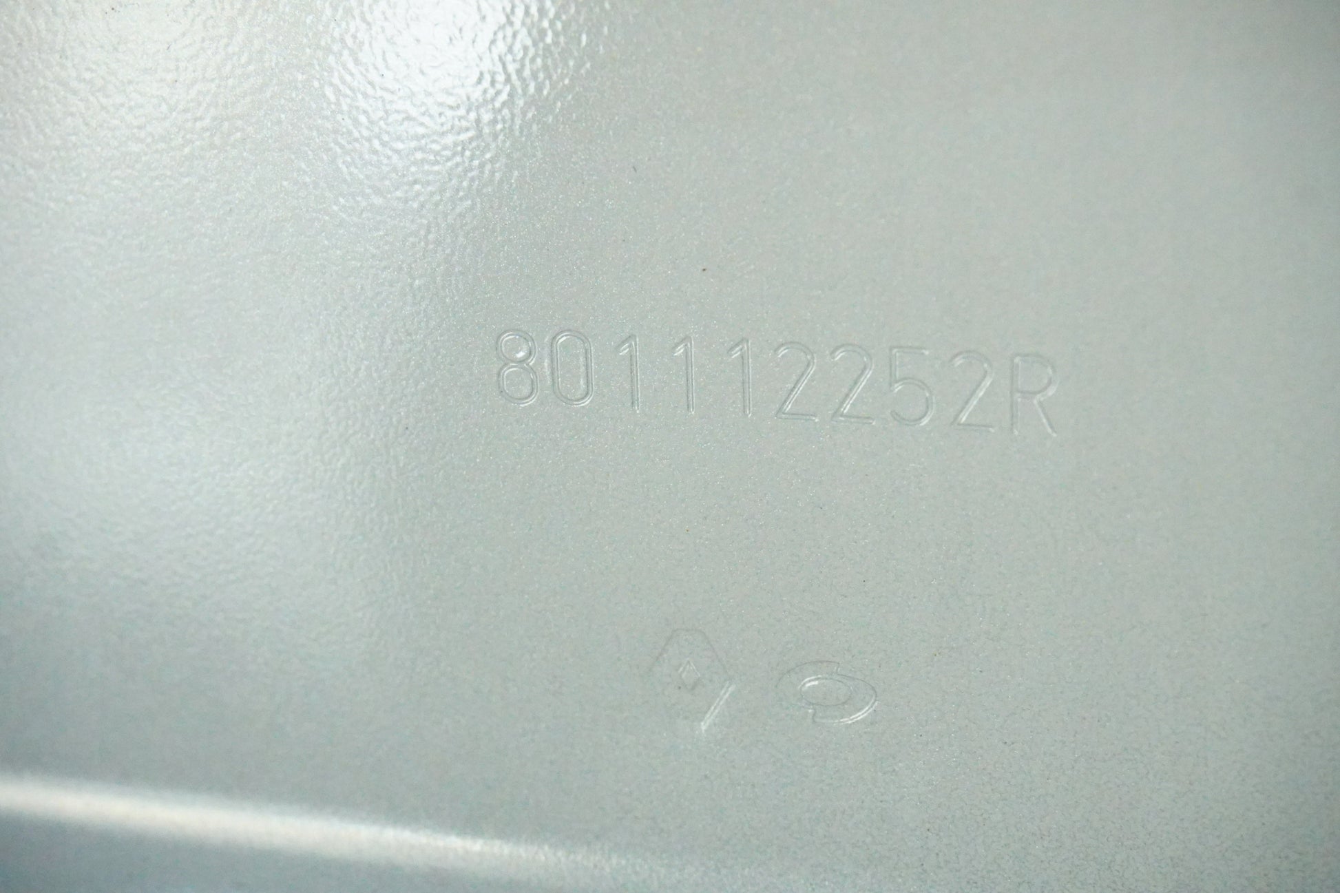 KOLEOS II 2-DOOR LEFT FRONT DOOR PEARL WHITE TEQNC INITIALE