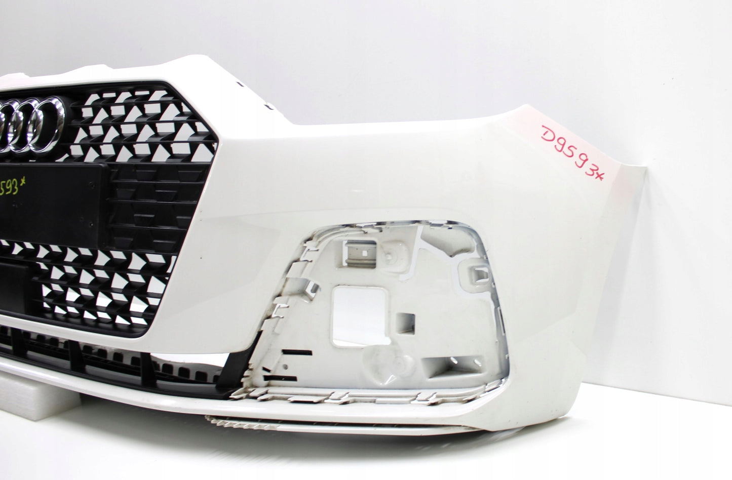 AUDI A1 II 82A FRONT BUMPER ORG