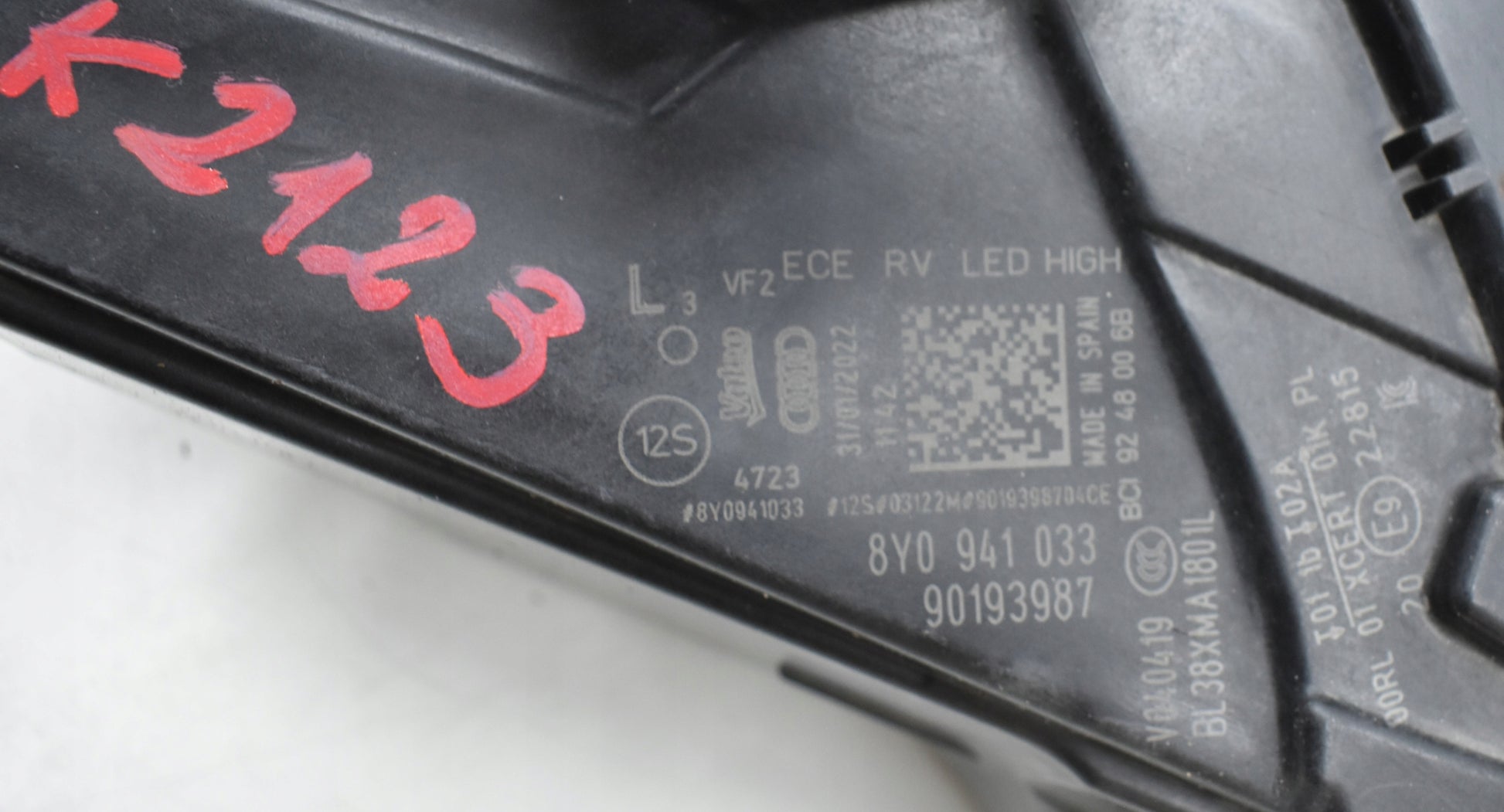 AUDI A3 8Y LEFT FRONT HEADLIGHT GENUINE FULL LED EU 8Y0941033