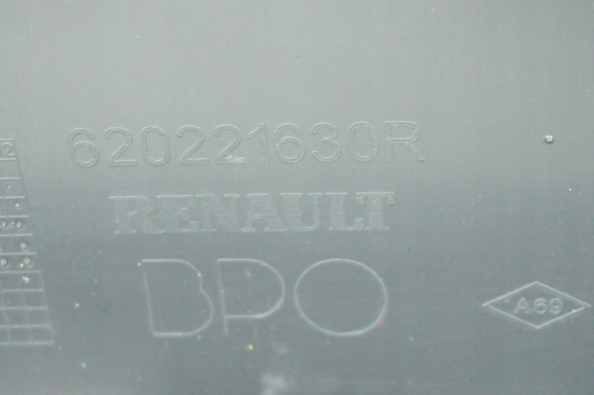 CLIO IV 4 LIFT BRAND NEW FRONT BUMPER FRONT GRILLE 6 PDC ORIGINAL