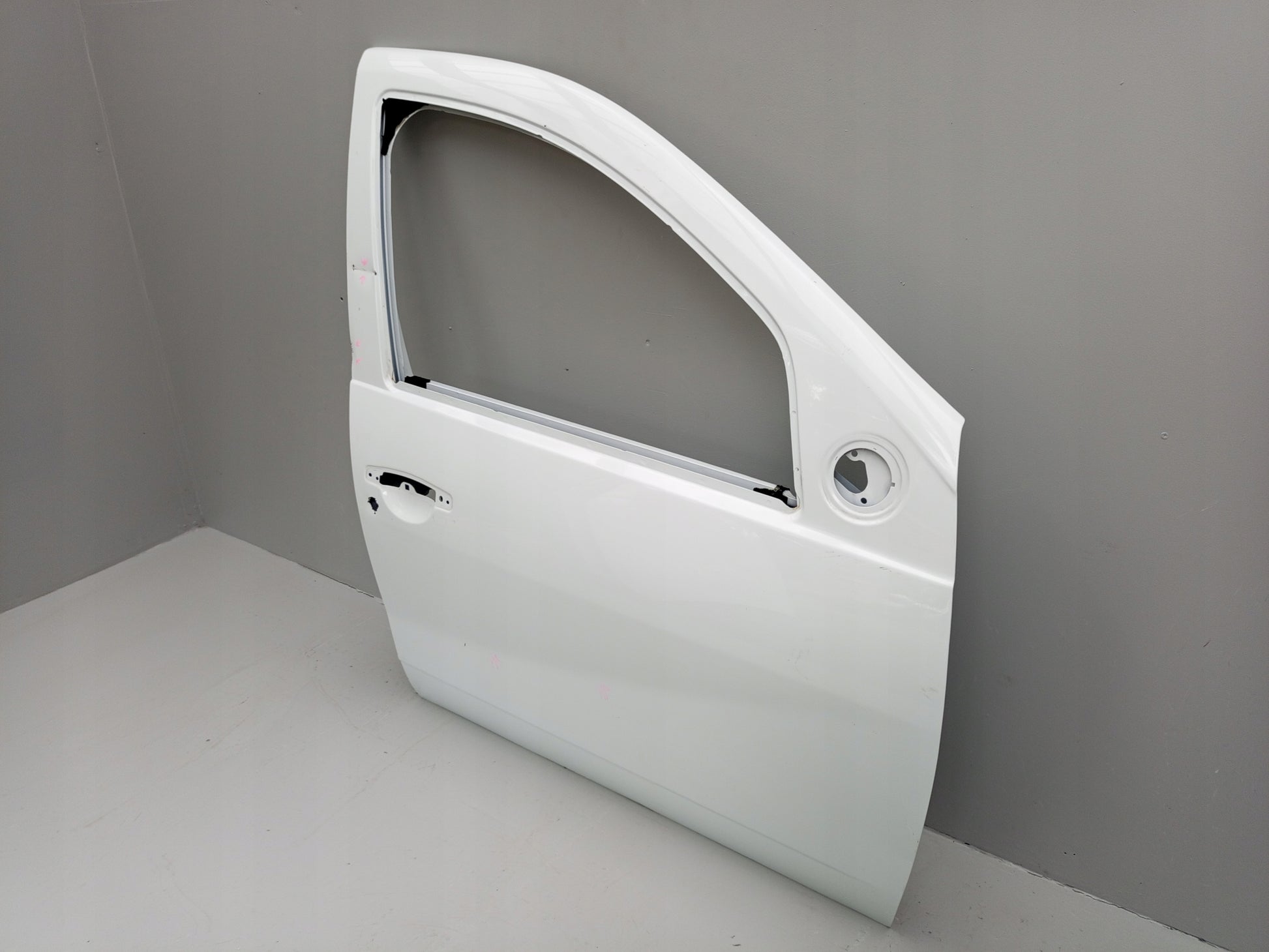 DACIA DUSTER I 1 2010- FRONT RIGHT DOOR PASSENGER SIDE