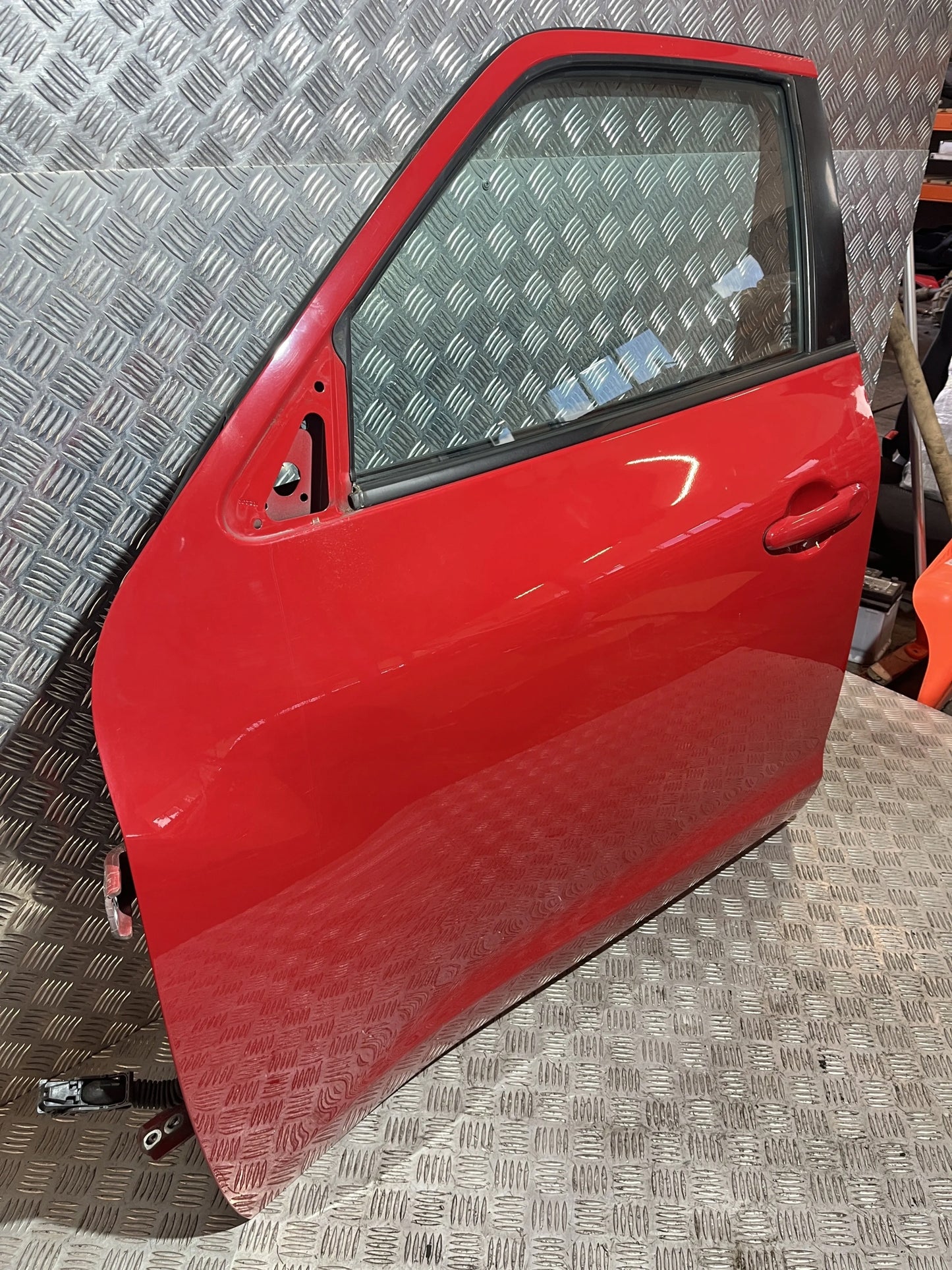 LEFT FRONT DOOR NISSAN JUKE I F15 LIFT 14- Z10