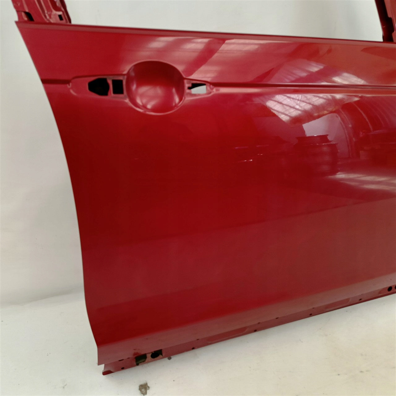 RIGHT FRONT DOOR LAND ROVER DISCOVERY L550 FK72-21724-A