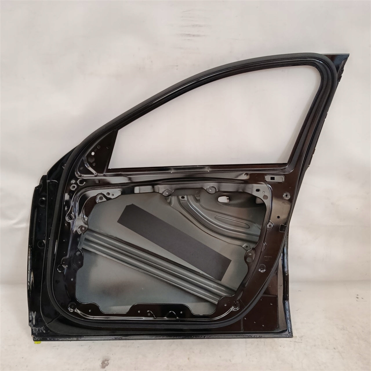 MERCEDES C 206 W206 A2067228000 RIGHT FRONT DOOR