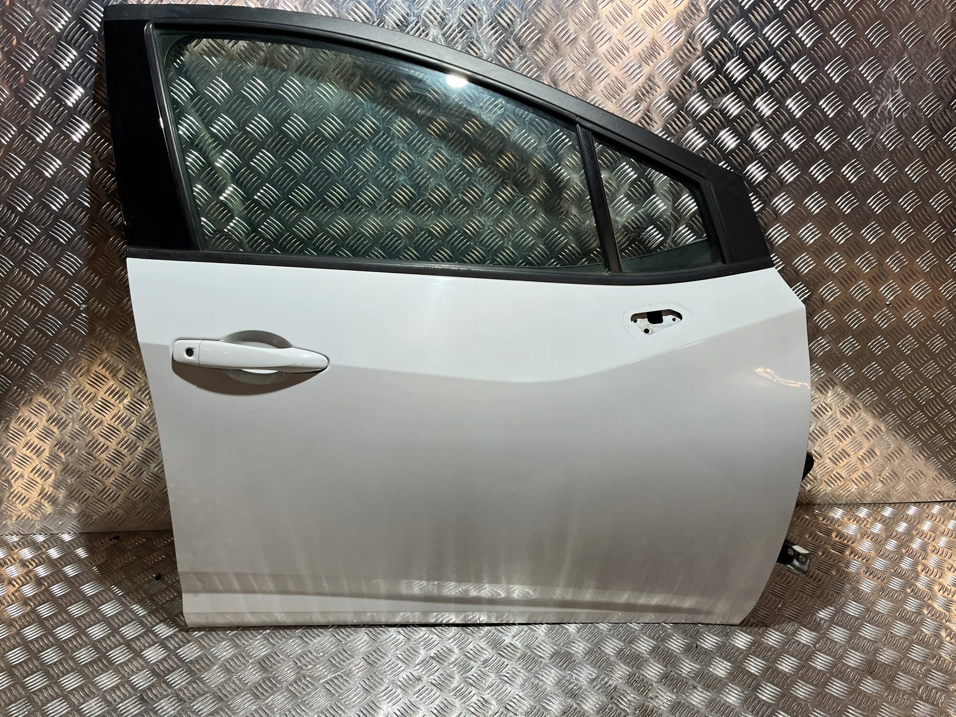 FRONT RIGHT DOOR NISSAN MICRA V K14 17- ZY2