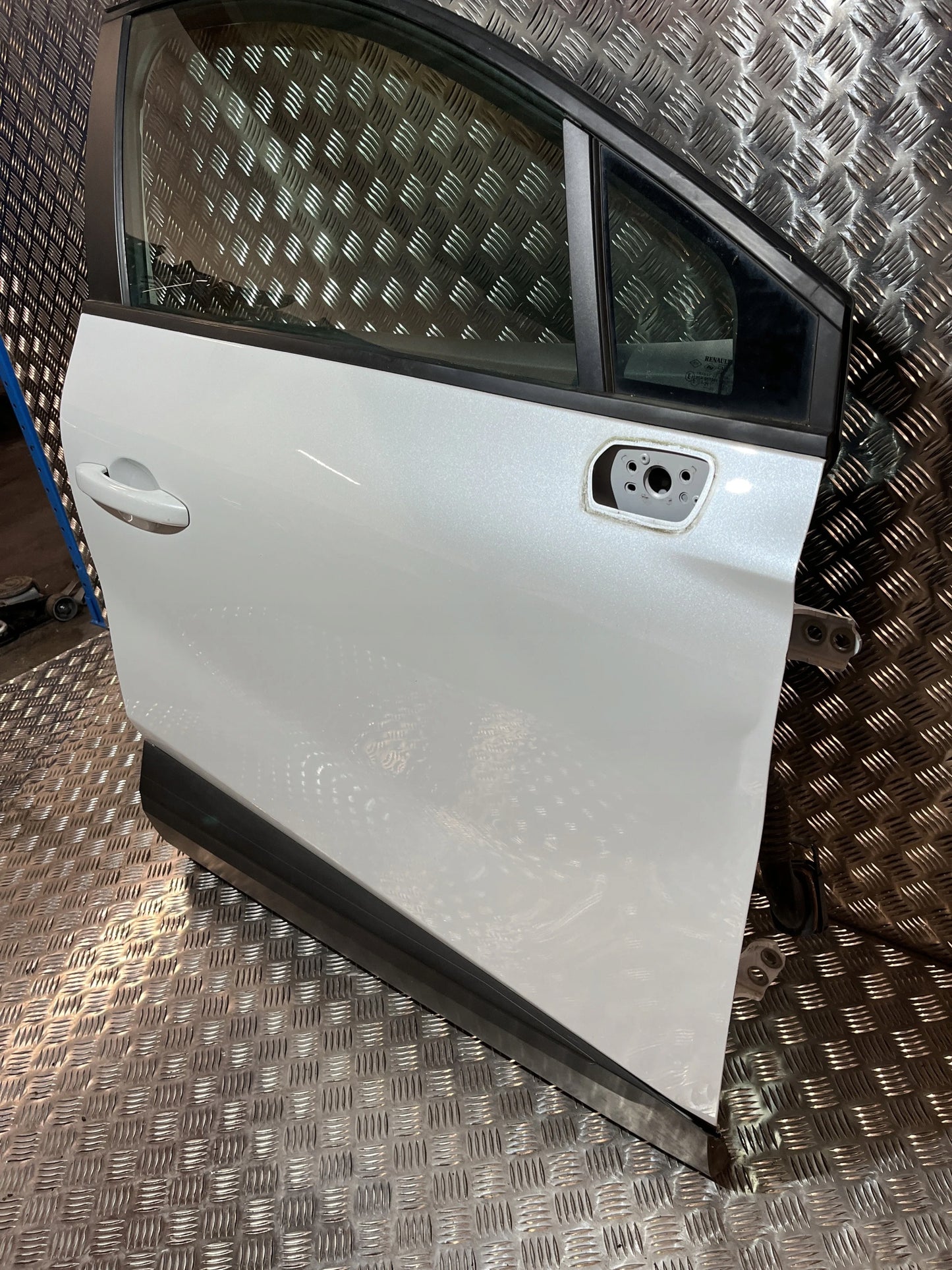 FRONT RIGHT DOOR RENAULT CAPTUR II 19- BIXUI