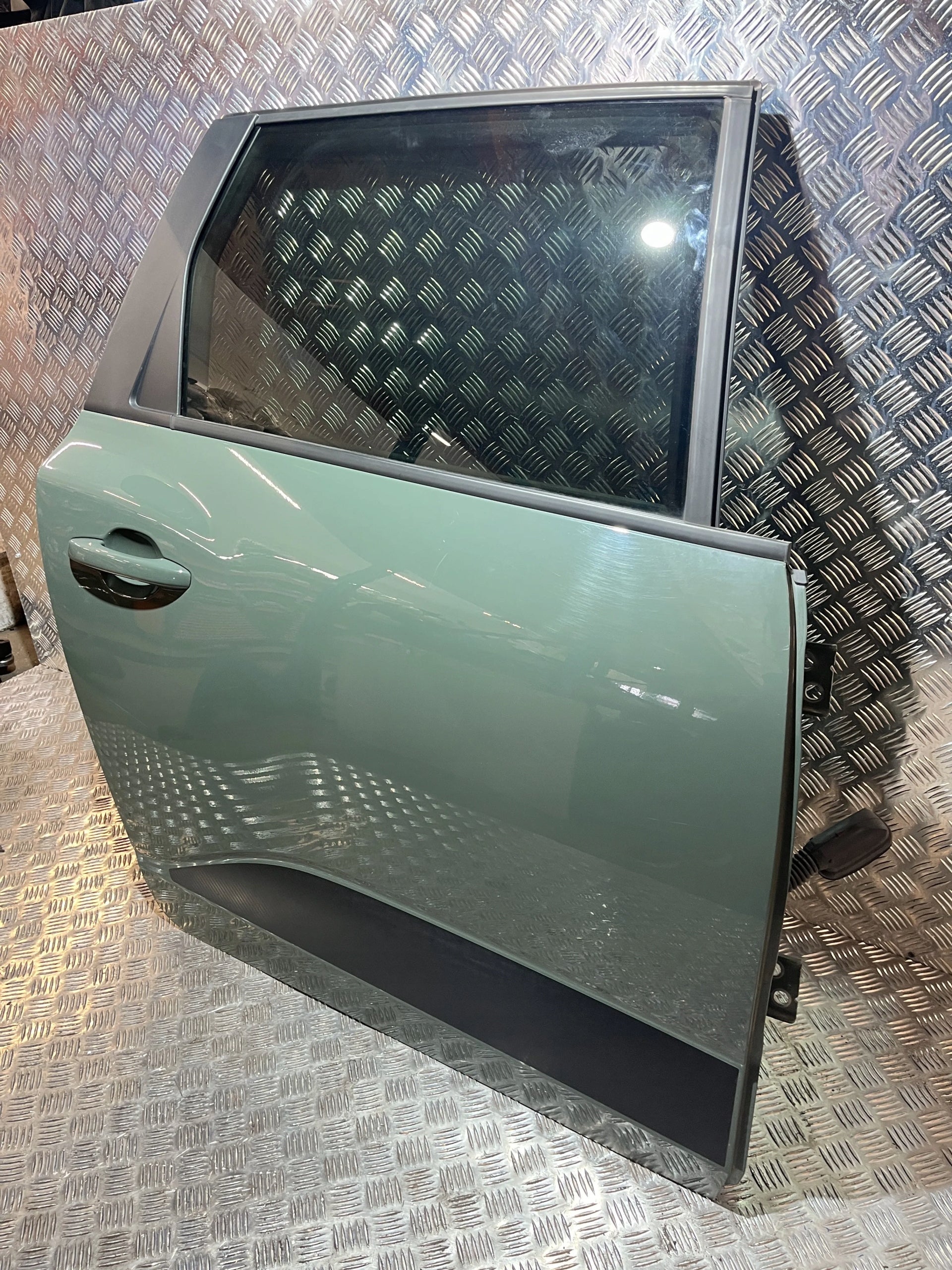 REAR RIGHT DOOR DACIA JOGGER 22- OVKQM