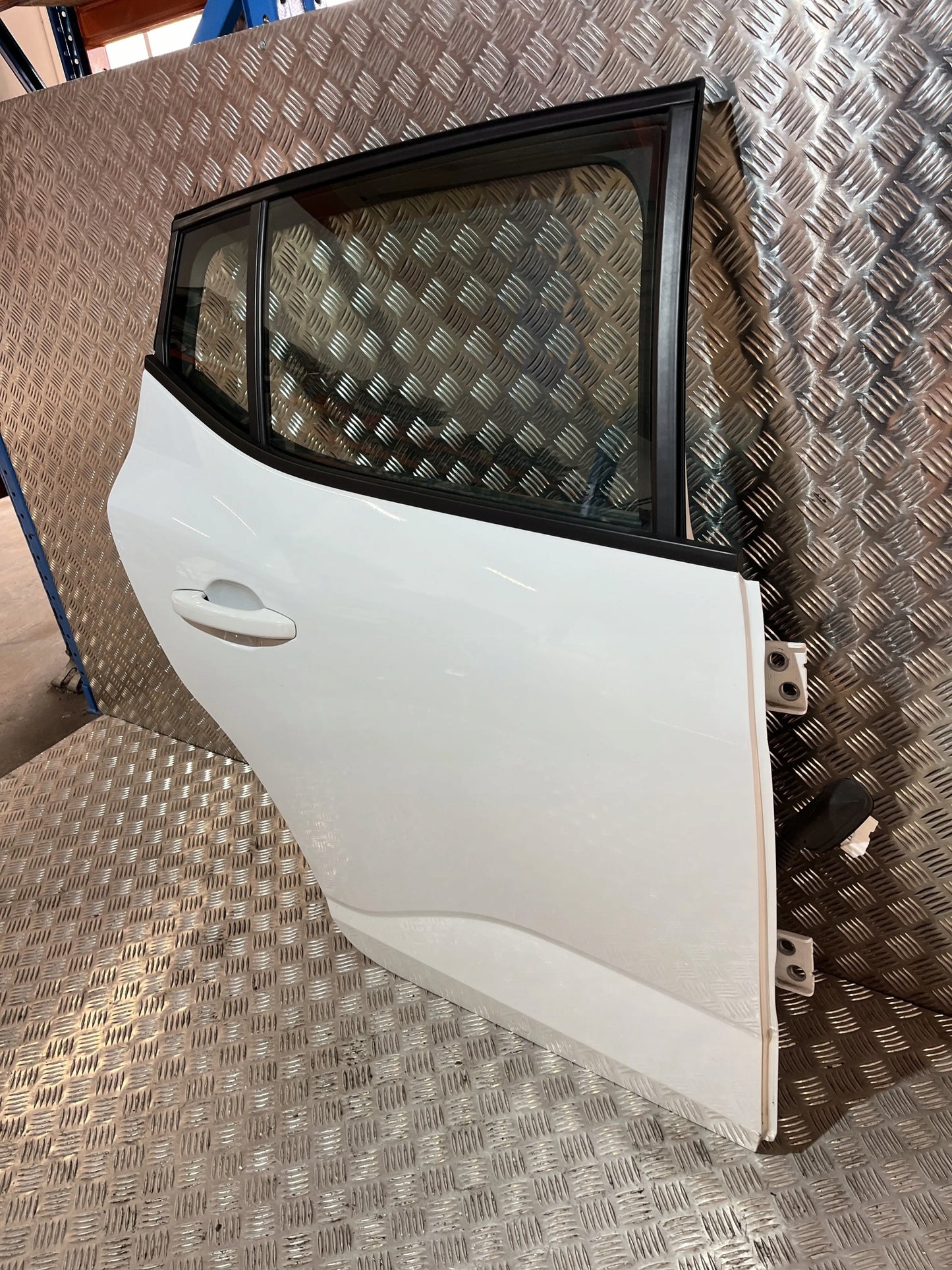 REAR RIGHT DOOR DACIA SANDERO III 21- OV369