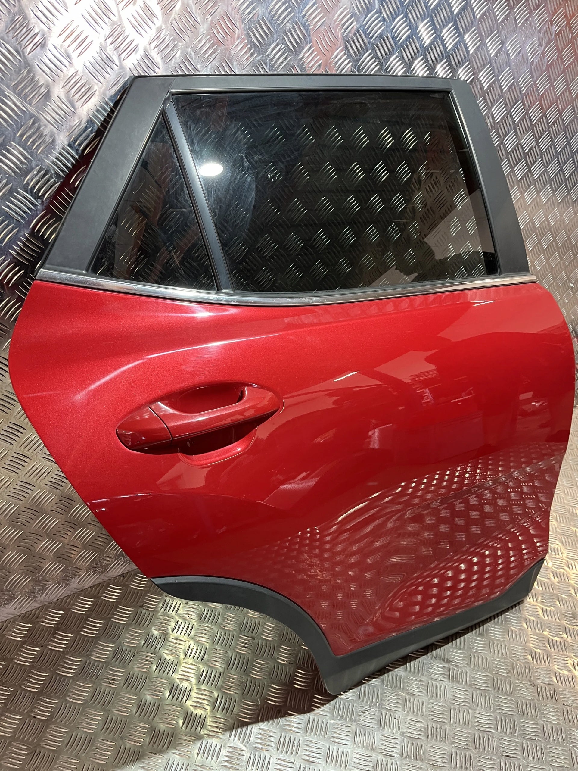 REAR RIGHT DOOR FOR KIA STONIC 17- USED