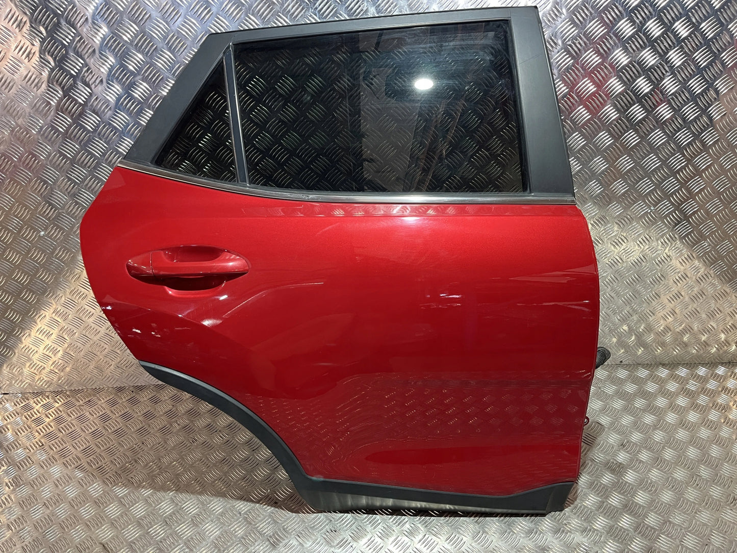 REAR RIGHT DOOR FOR KIA STONIC 17- USED