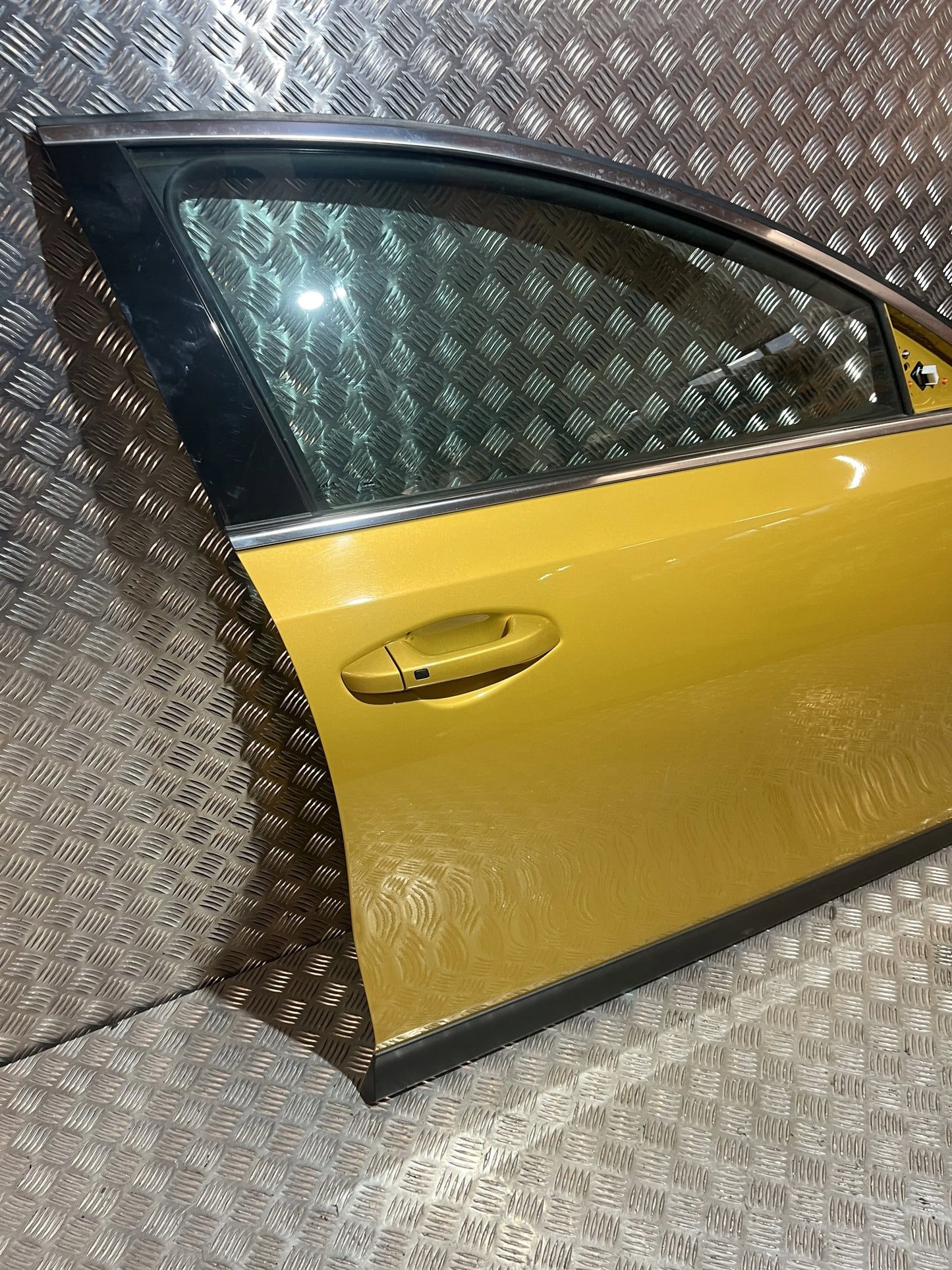 FRONT RIGHT DOOR KIA XCEED 19- YQM YQ