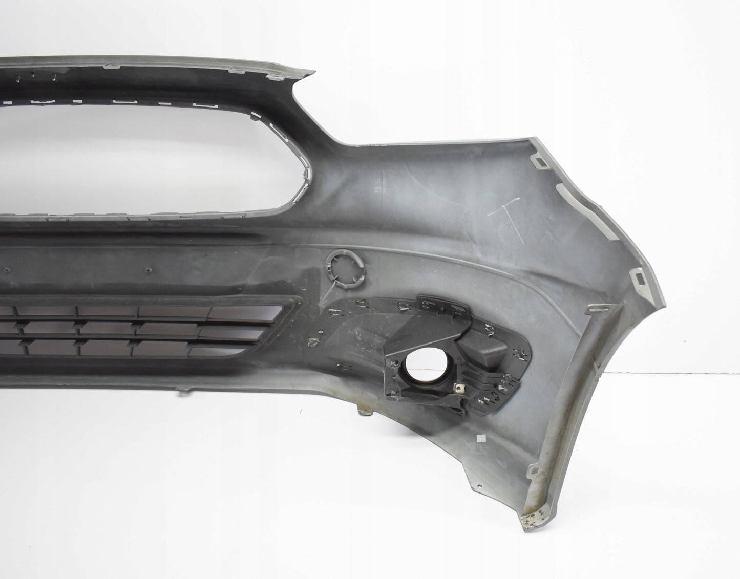 FORD TRANSIT COURIER FRONT BUMPER SUPER CONDITION ORG