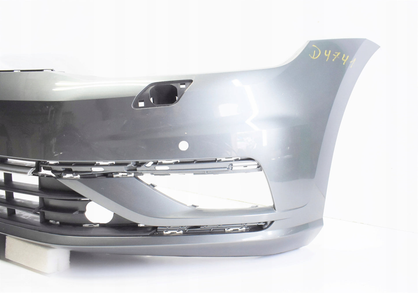 GOLF VII 5G0 LIFT FRONT BUMPER, SUPER CONDITION, ORIGINAL