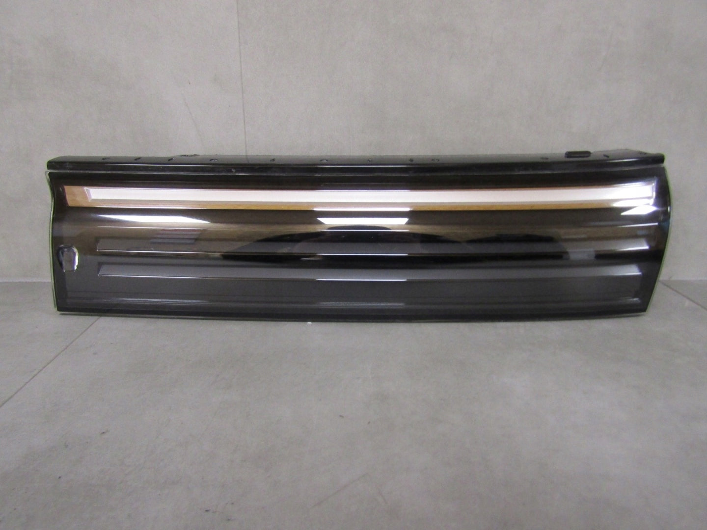 VW TIGUAN III GRILL GRILLE TRIM STRIP LH LEFT 571853655A