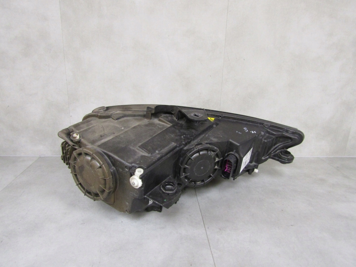 AUDI A3 8V 8V0 HEADLIGHT XENON NON-SWIVELING 12-16 LH LEFT 8V0941005