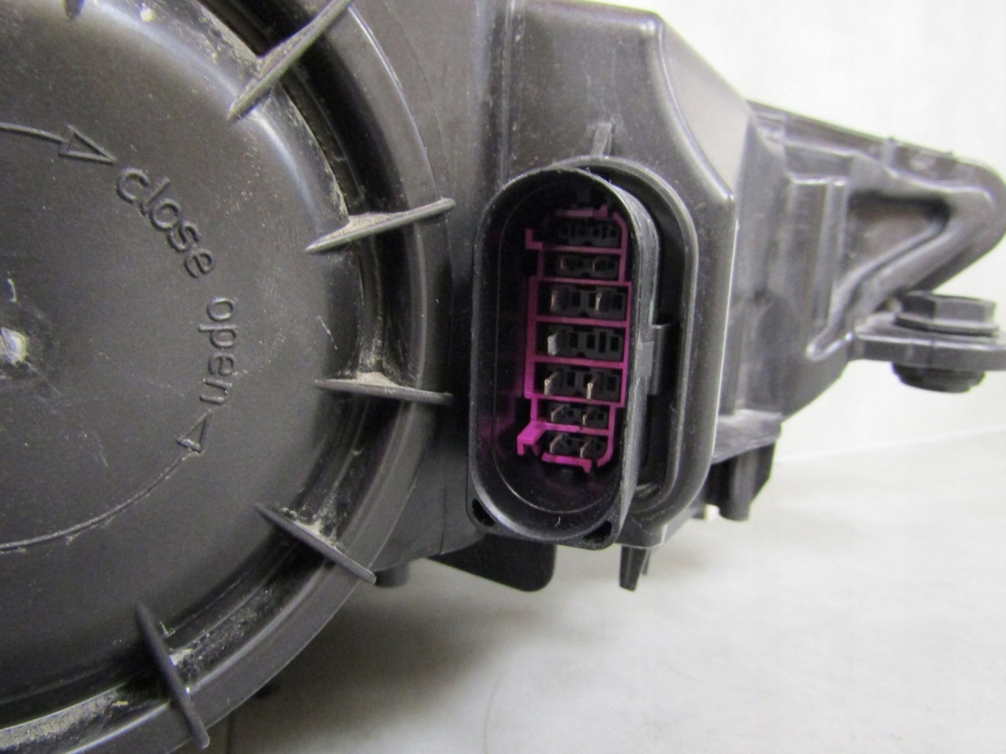 AUDI A3 8V 8V0 HEADLIGHT XENON NON-SWIVELING 12-16 LH LEFT 8V0941005