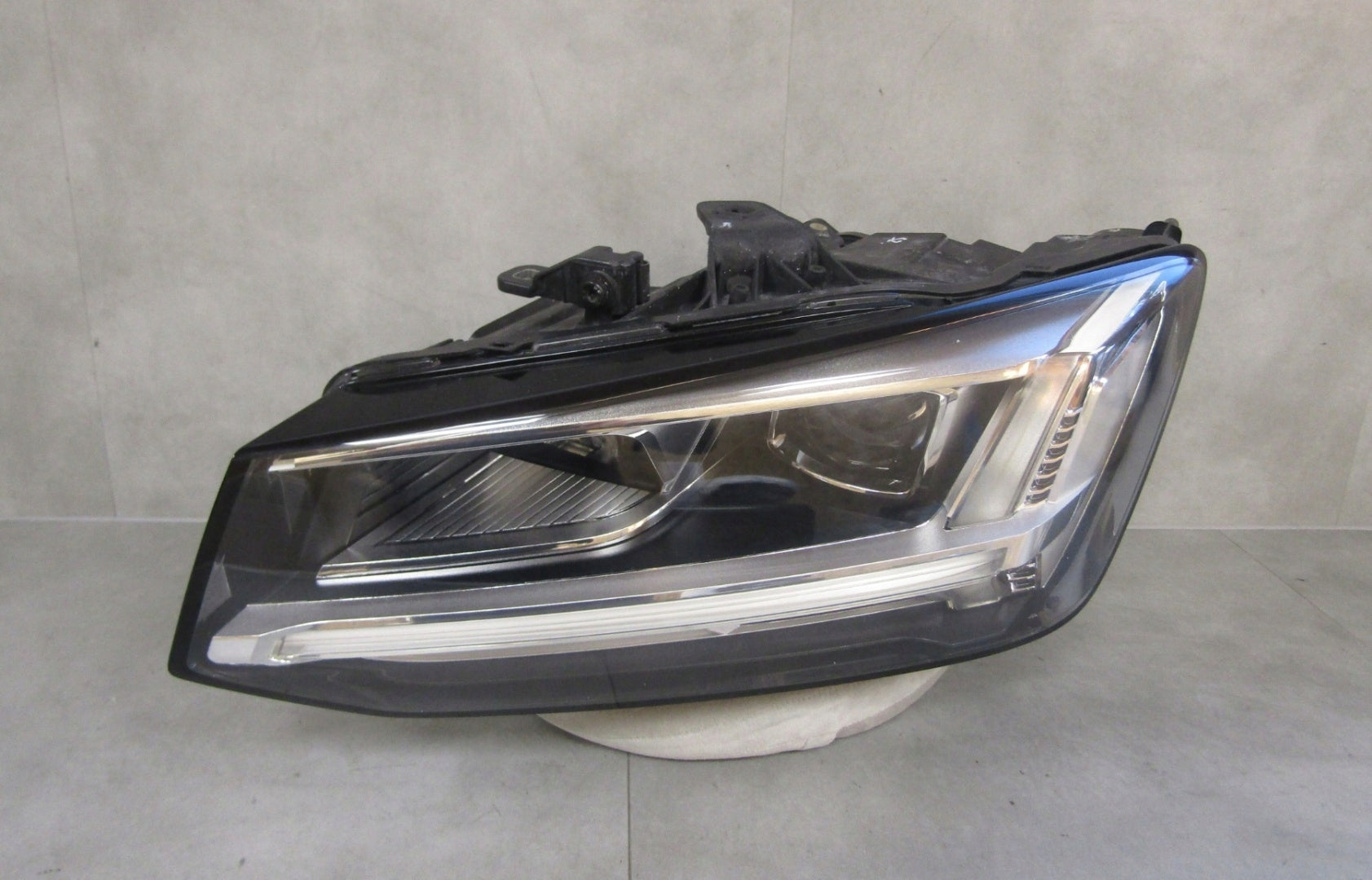 AUDI Q2 81A FULL LED HEADLIGHT 16-20 LH LEFT 81A941033