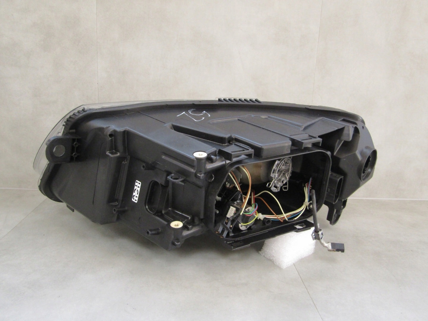 AUDI RS6 C6 XENON HEADLIGHT NON-SWIVEL 08-11 RH RIGHT