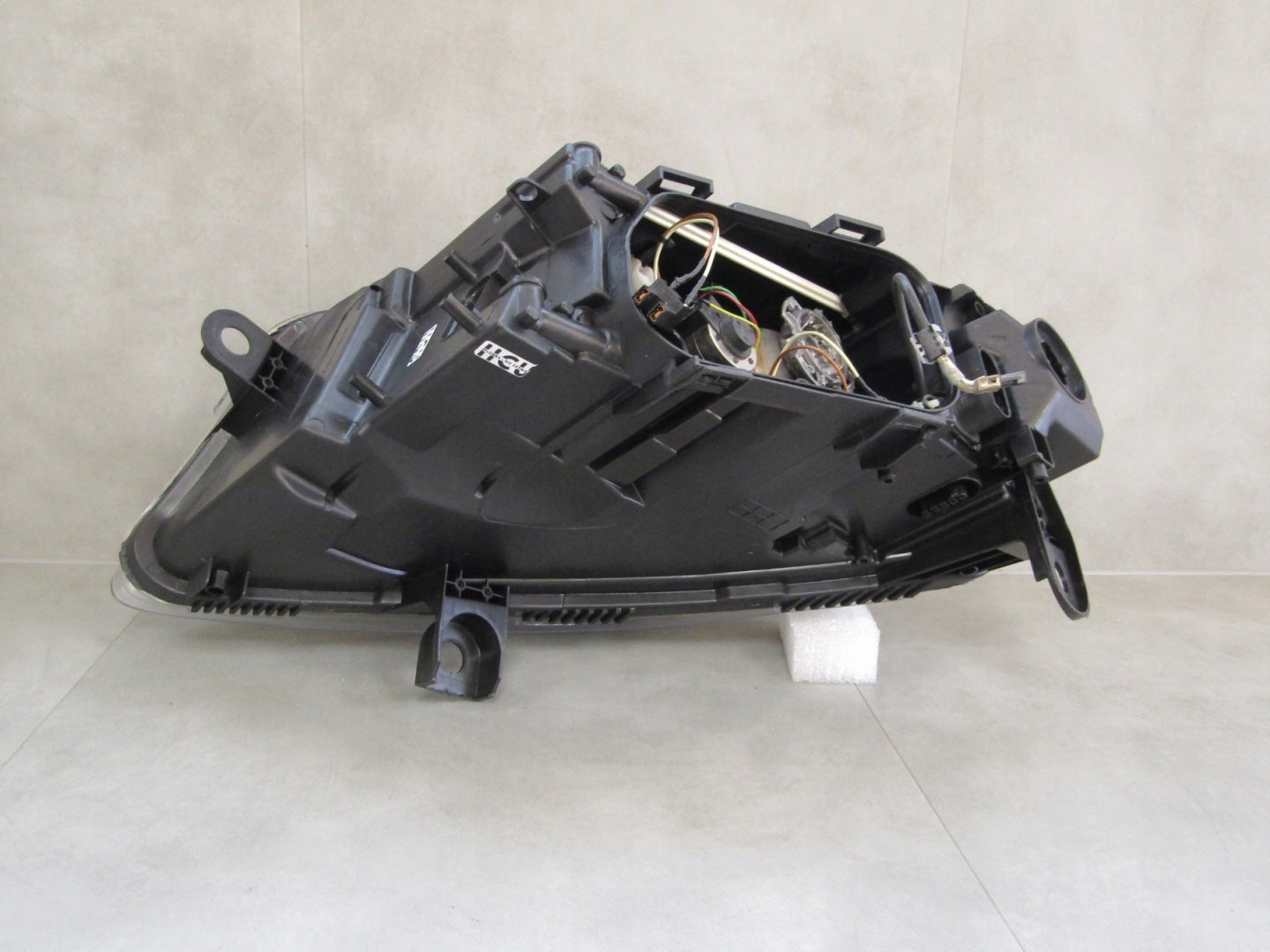 AUDI RS6 C6 XENON HEADLIGHT NON-SWIVEL 08-11 RH RIGHT