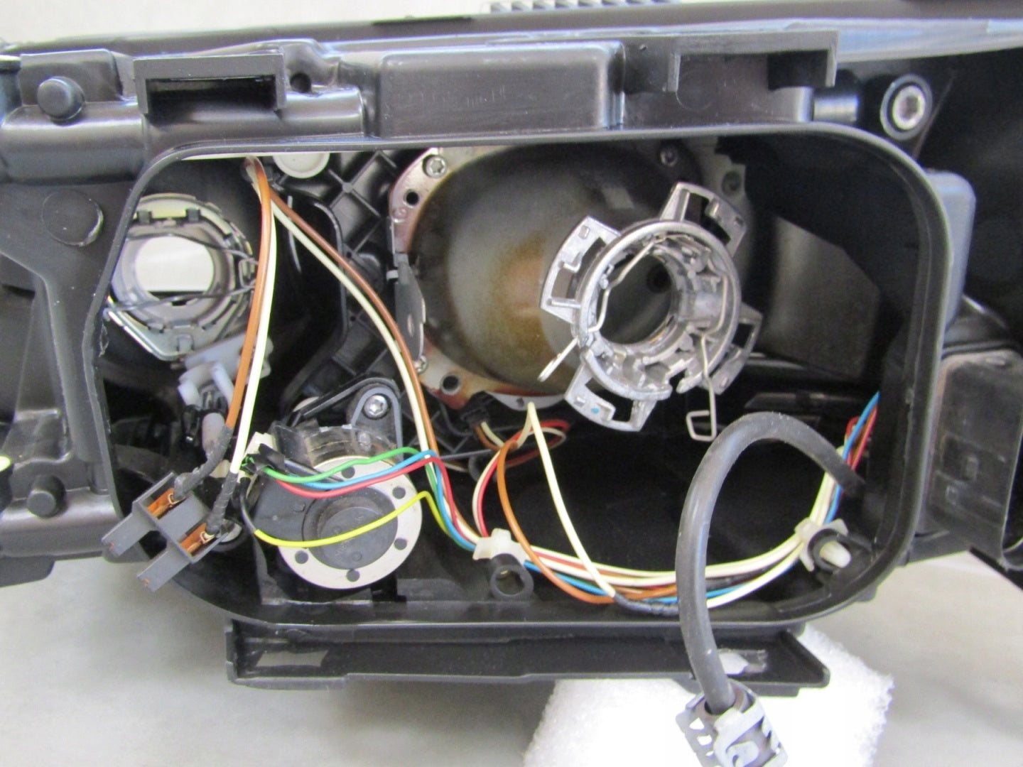 AUDI RS6 C6 XENON HEADLIGHT NON-SWIVEL 08-11 RH RIGHT