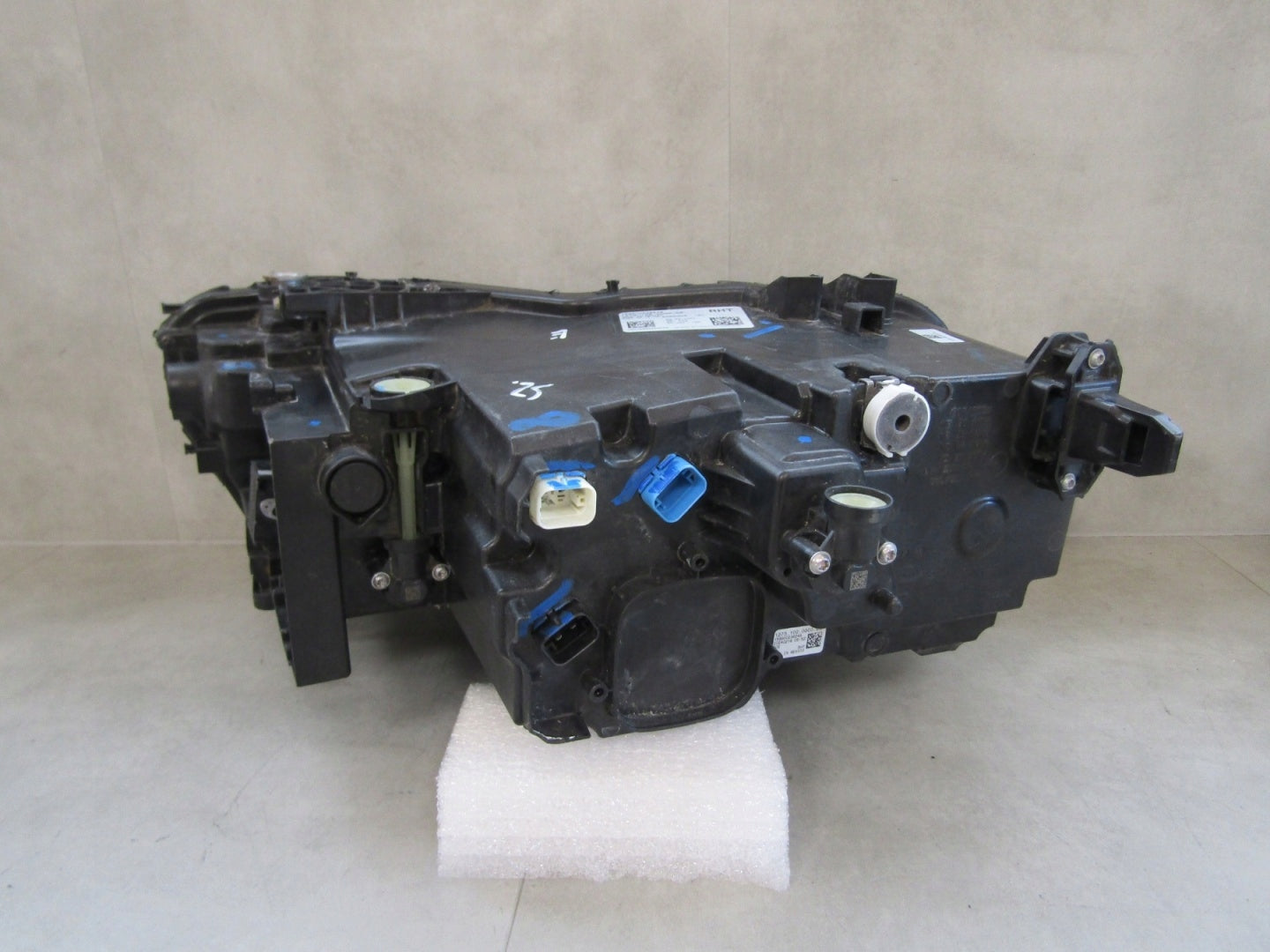 BMW X7 G07 LIFT LED HEADLIGHT 21-RH RIGHT 5A8D304-01