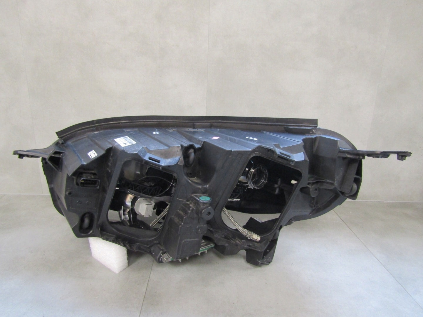 HEADLIGHT CITROEN JUMPY 3 III 16-23 VIVARO 19-23 XENON NOT SWIVEL RH