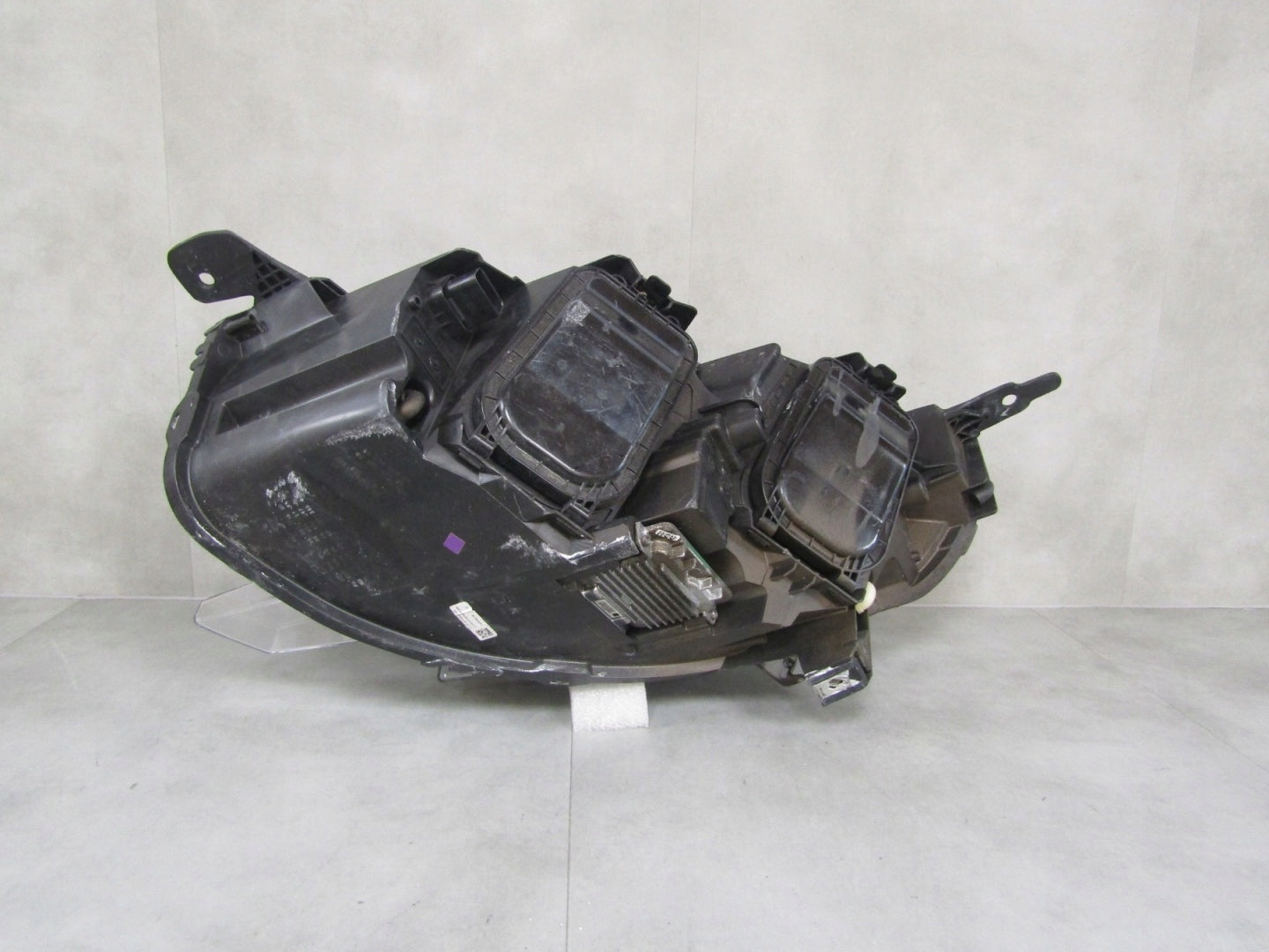 HEADLIGHT CITROEN JUMPY 3 III 16-23 VIVARO 19-23 XENON NOT SWIVEL RH