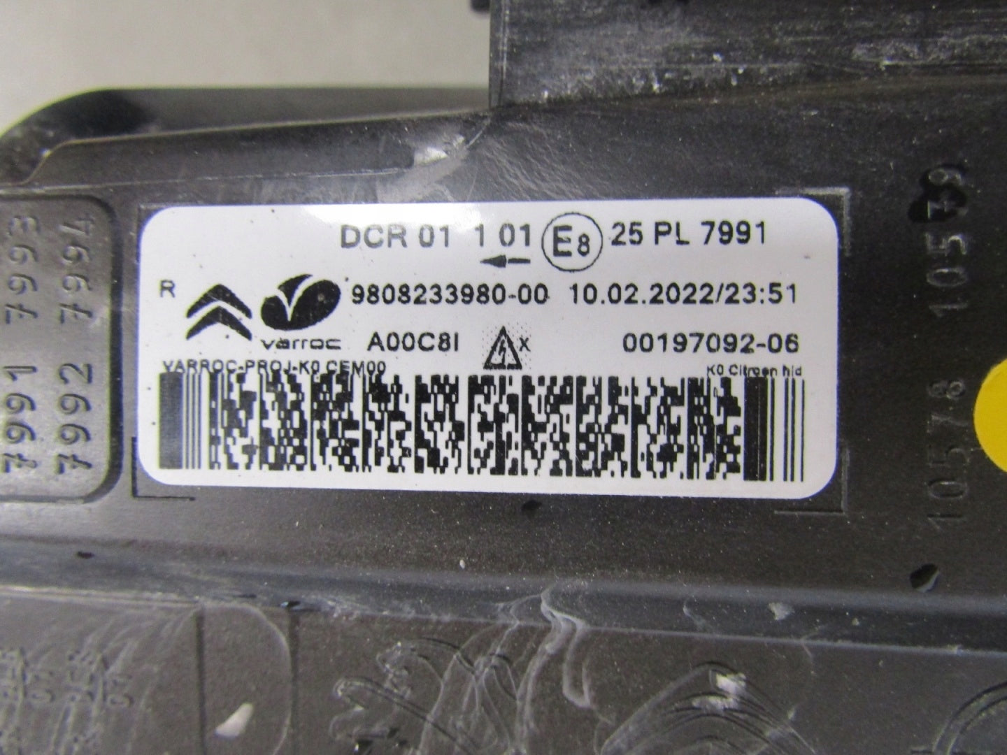 HEADLIGHT CITROEN JUMPY 3 III 16-23 VIVARO 19-23 XENON NOT SWIVEL RH