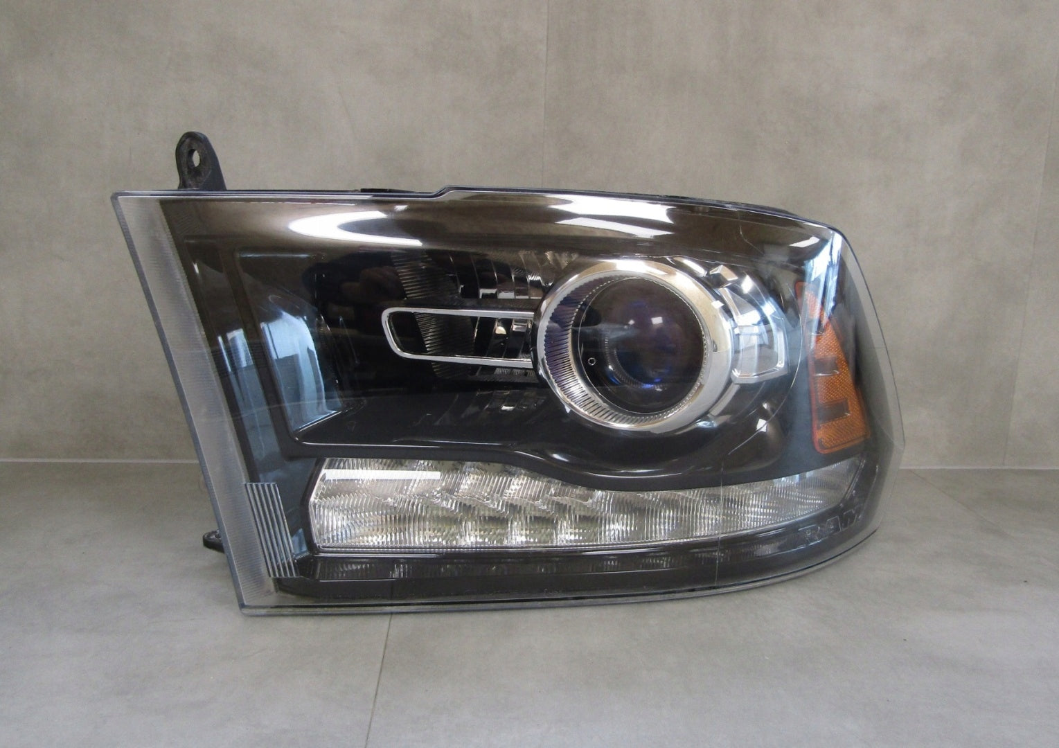 HEADLIGHT DODGE RAM 1500 REBEL BLACK STANDARD LENS 13- LH