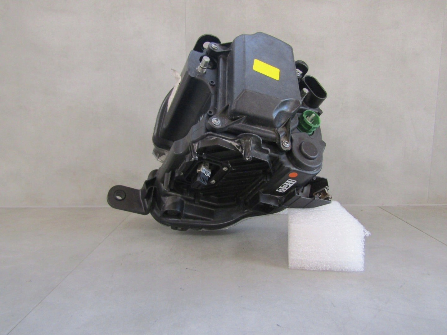 HEADLIGHT FIAT 500 XENON RH RIGHT 07-15