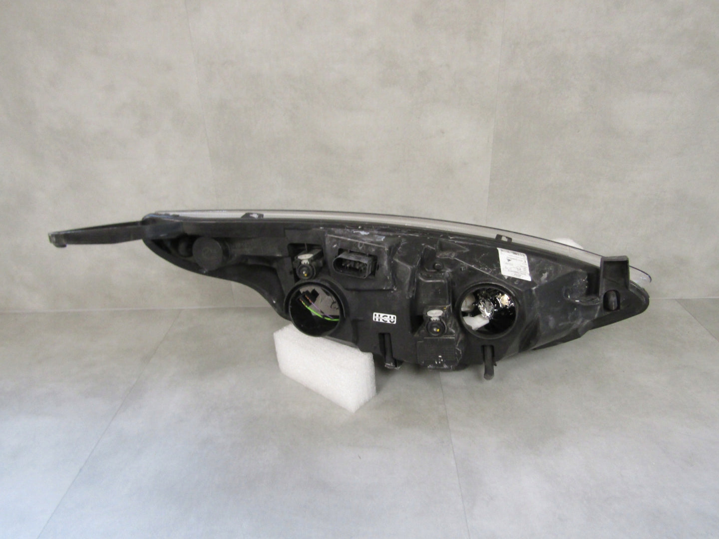 HEADLIGHT FORD B MAX STANDARD LENS 12-17 LH AV11-13W030-DG