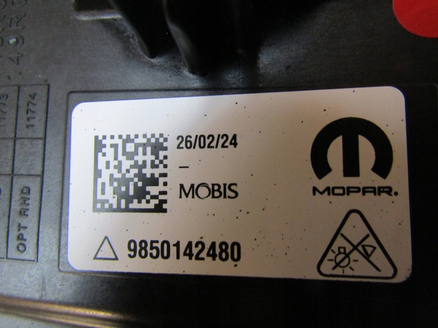 HEADLAMP OPEL FRONTERA LED 24- RH RIGHT 9850142480