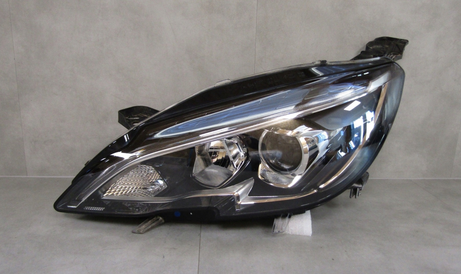 FRONT HEADLIGHT PEUGEOT 308 T9 LIFT STANDARD LENS 17-21 LH LEFT 981699068000