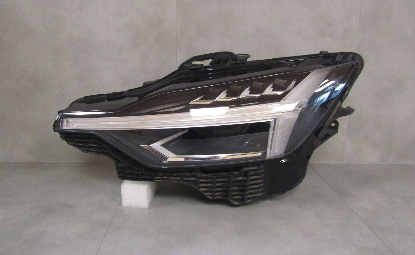 POLESTAR II 2 FRONT LAMP FULL LED BASE 20- LH LEFT P32404655